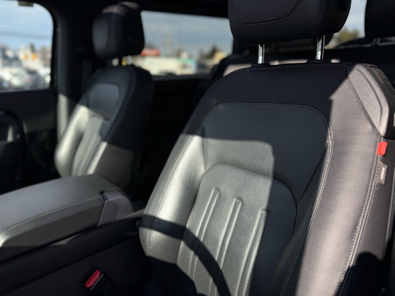 Land Rover Defender 90 X-Dynamic HSE AWD 2022