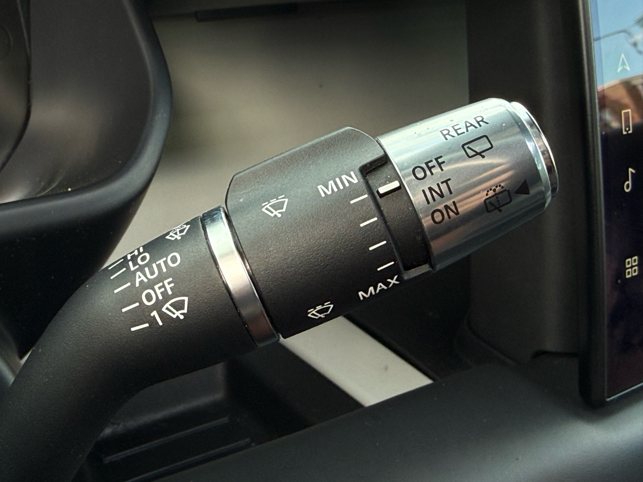 Land Rover Defender 90 X-Dynamic HSE AWD 2022