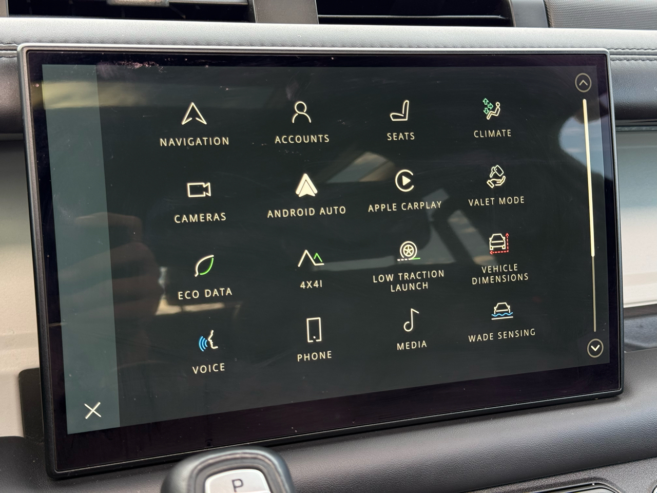Land Rover Defender 90 X-Dynamic HSE AWD 2022
