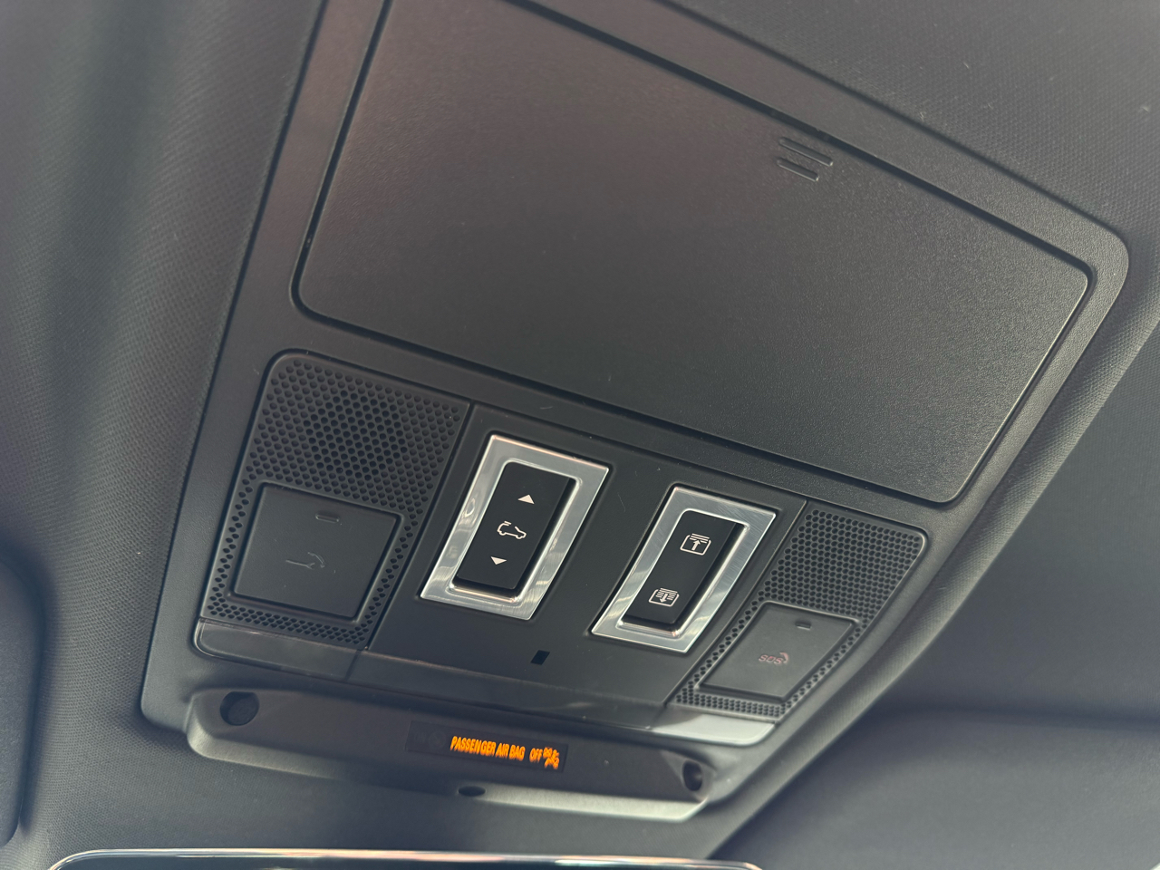 Land Rover Defender 90 X-Dynamic HSE AWD 2022