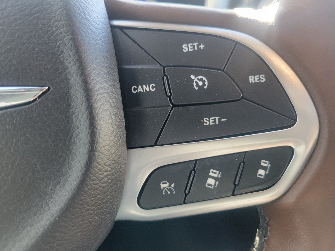 Chrysler Pacifica Hybrid Limited FWD 2018