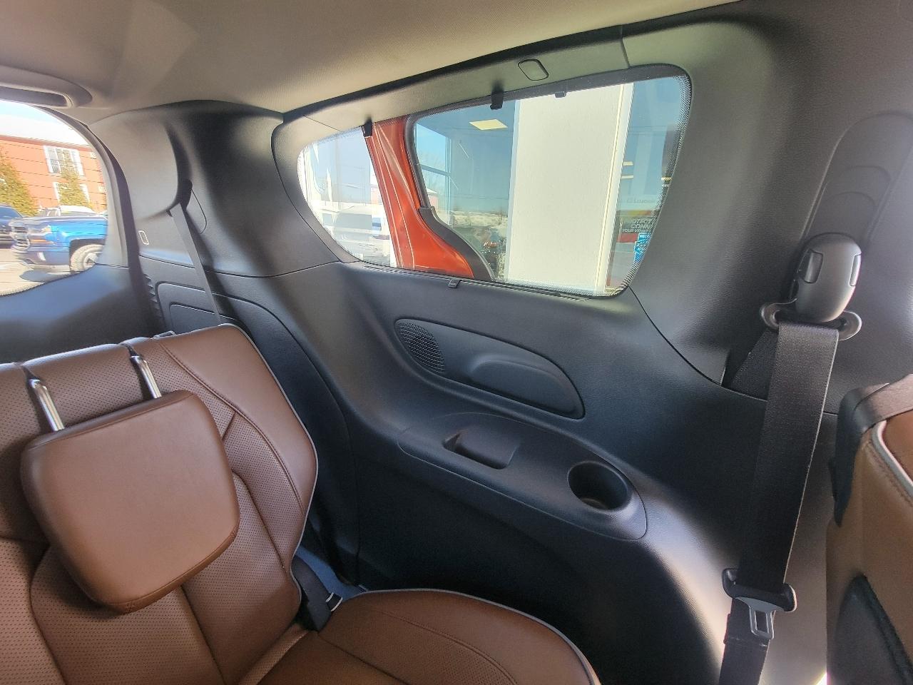 Chrysler Pacifica Hybrid Limited FWD 2018