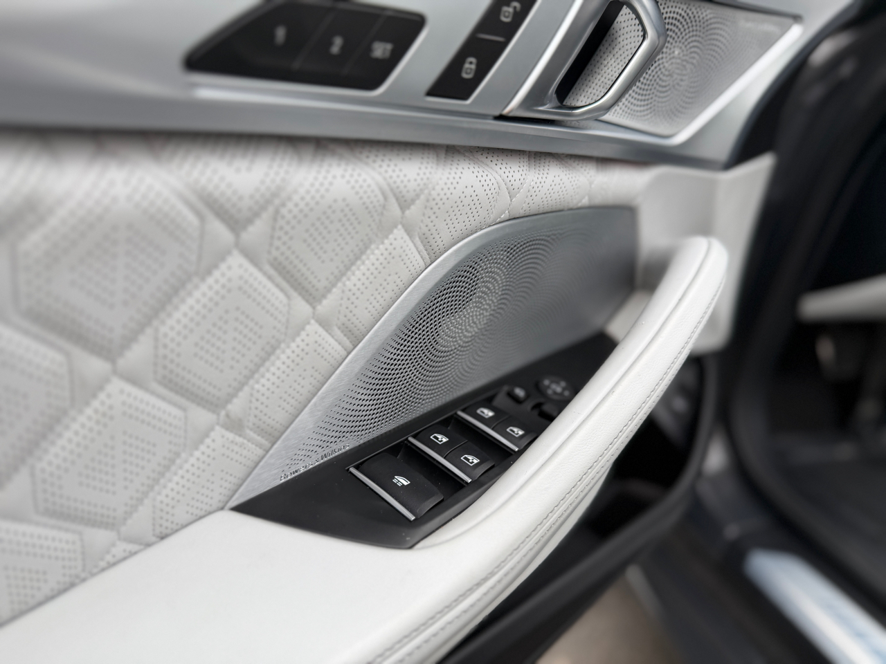 BMW M8 Convertible 2020