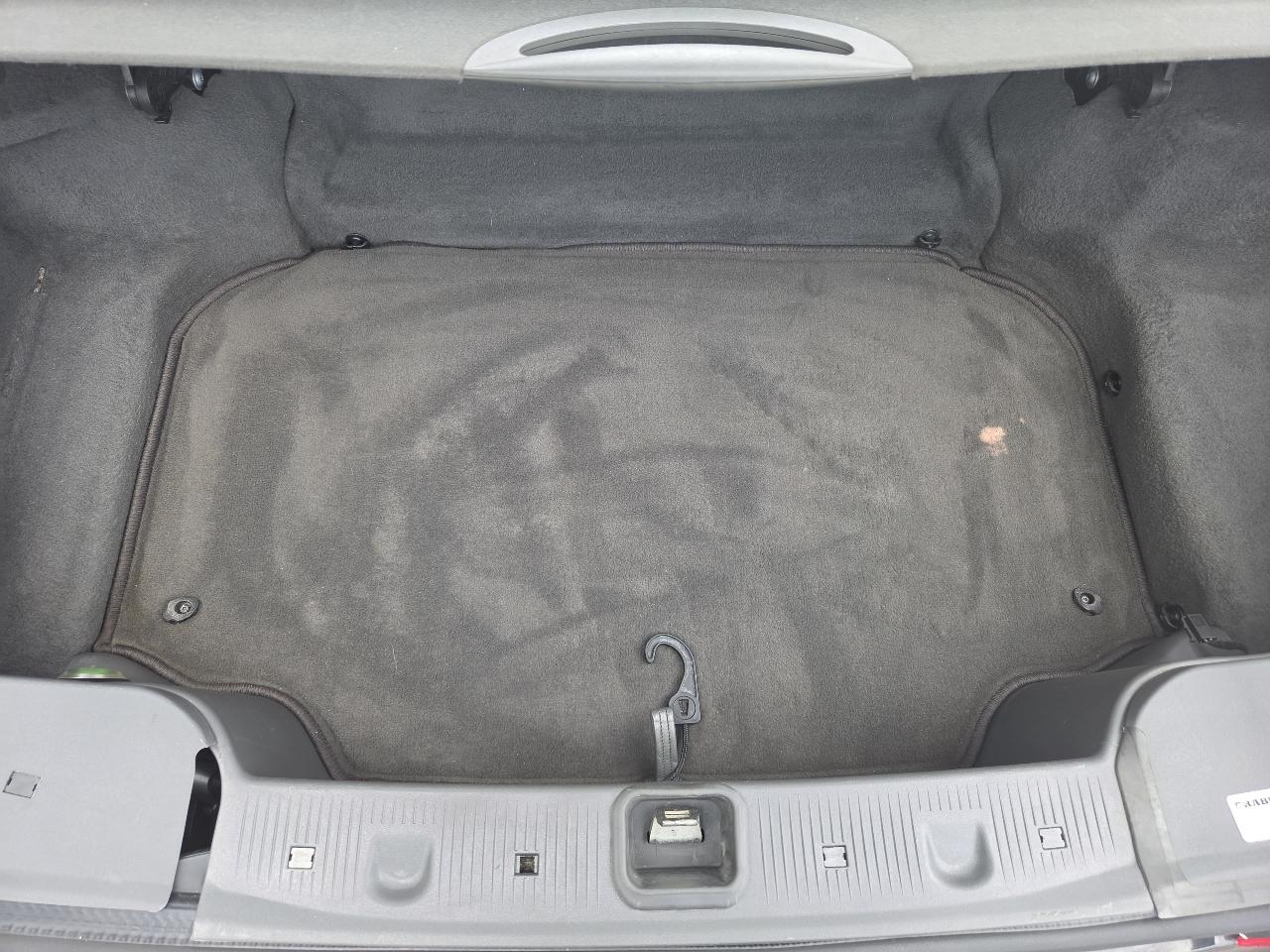 Mercedes-Benz SL-Class 2dr Roadster 5.0L 2004