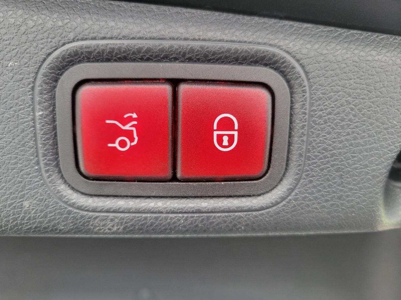 Mercedes-Benz E-Class  2023