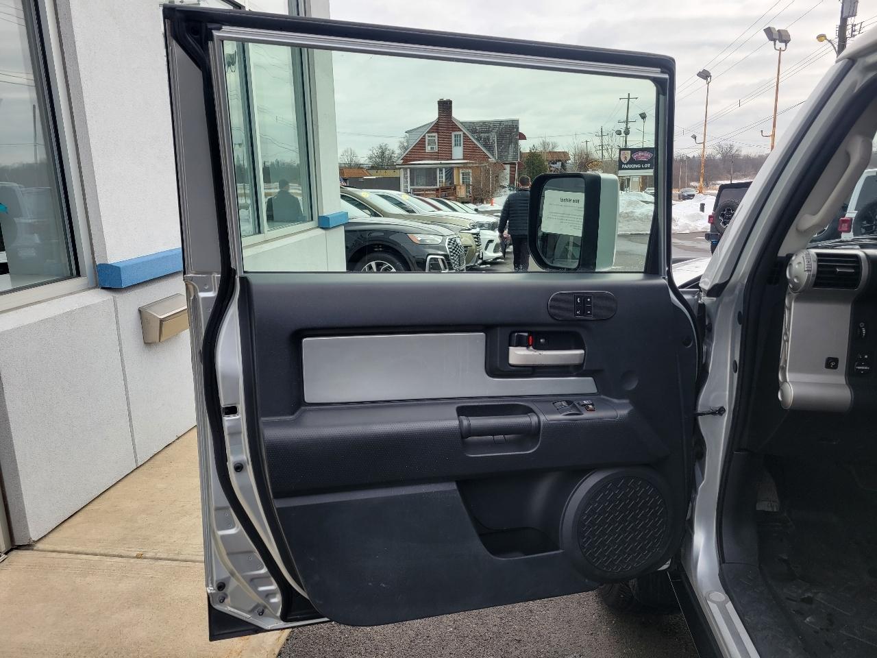 Toyota FJ Cruiser 2WD 4dr Auto (Natl) 2007