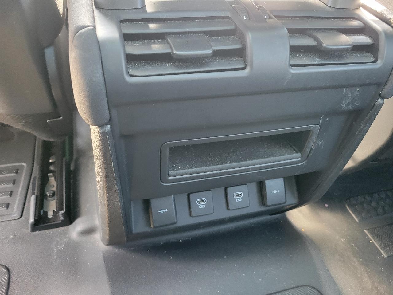 Land Rover Defender 90 S AWD 2021