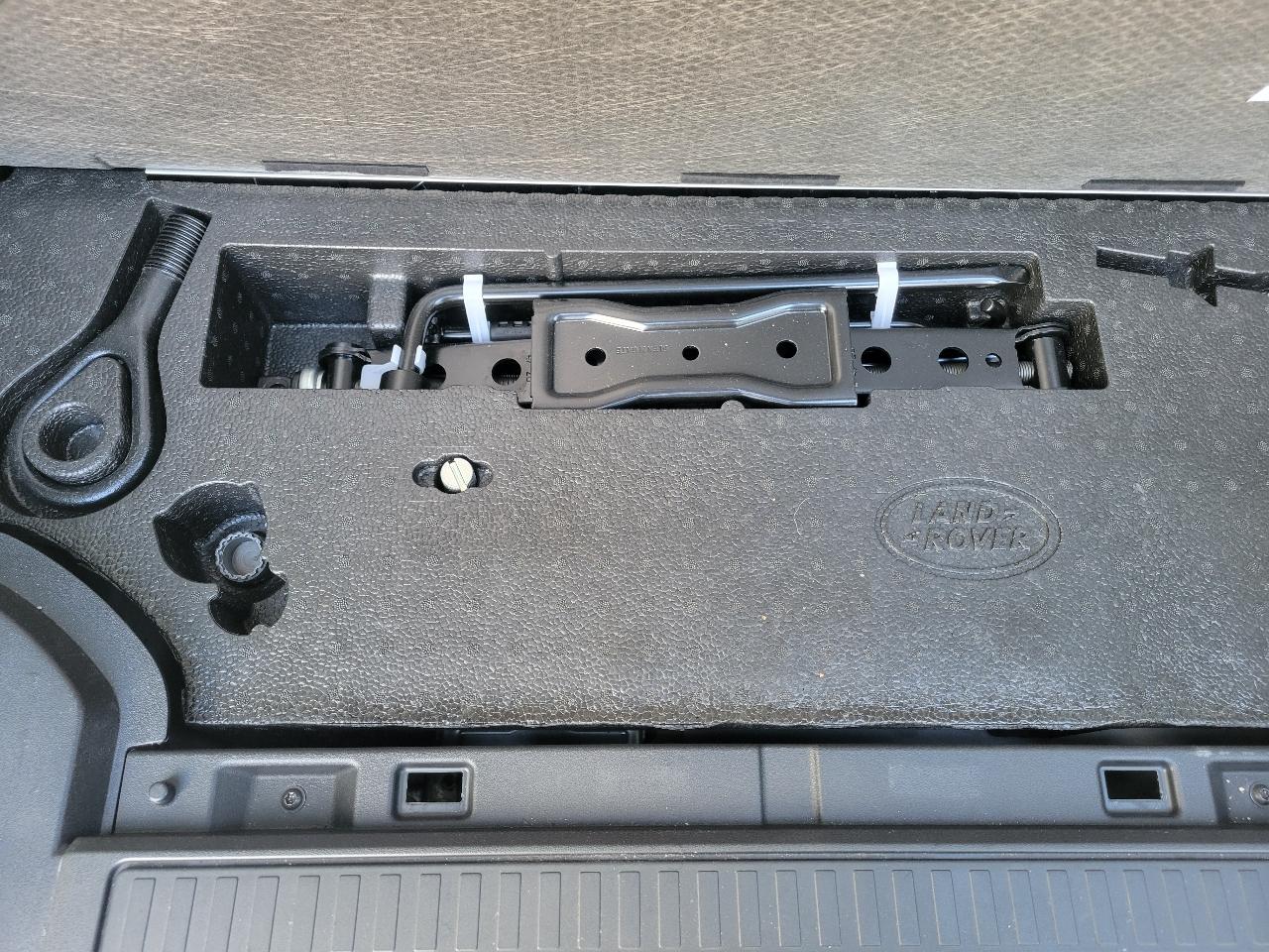 Land Rover Defender 90 S AWD 2021