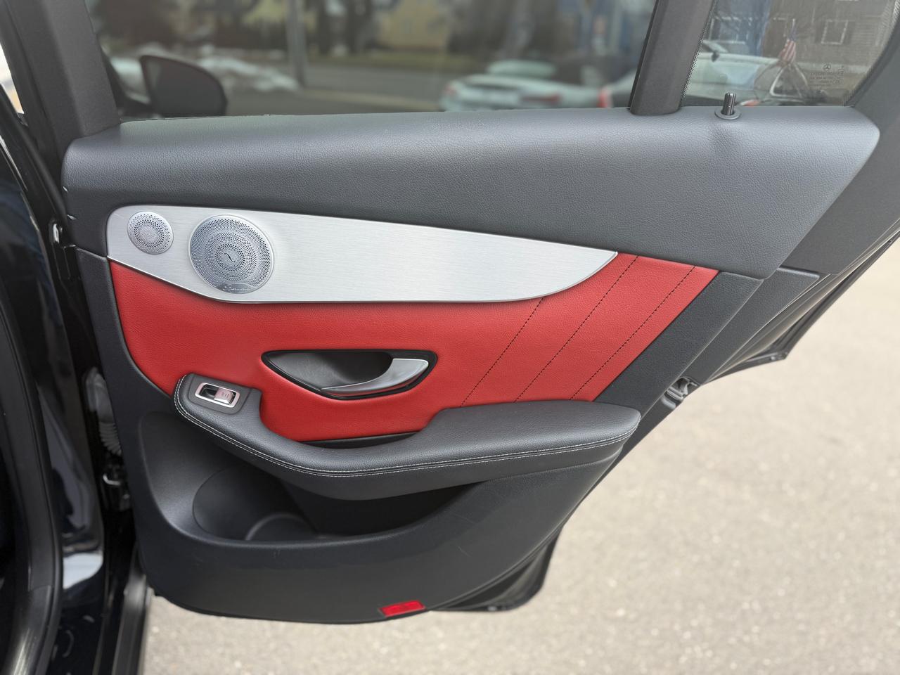 Mercedes-Benz GLC  2020