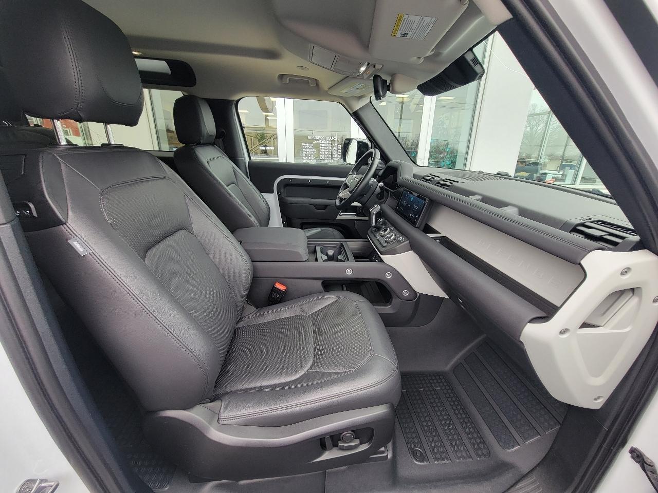 Land Rover Defender 90 S AWD 2023