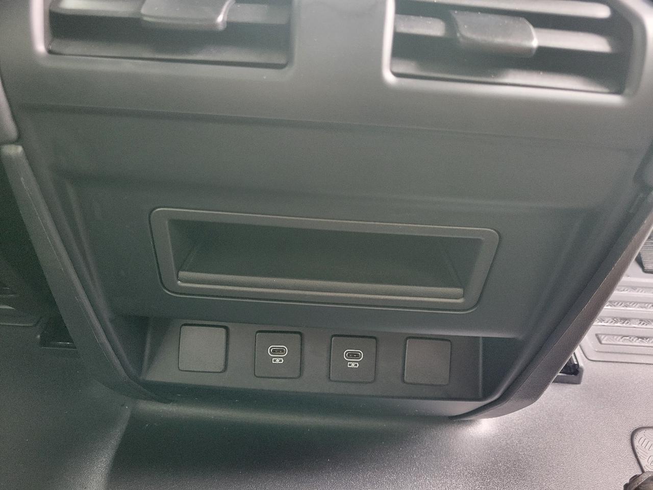 Land Rover Defender 90 S AWD 2023