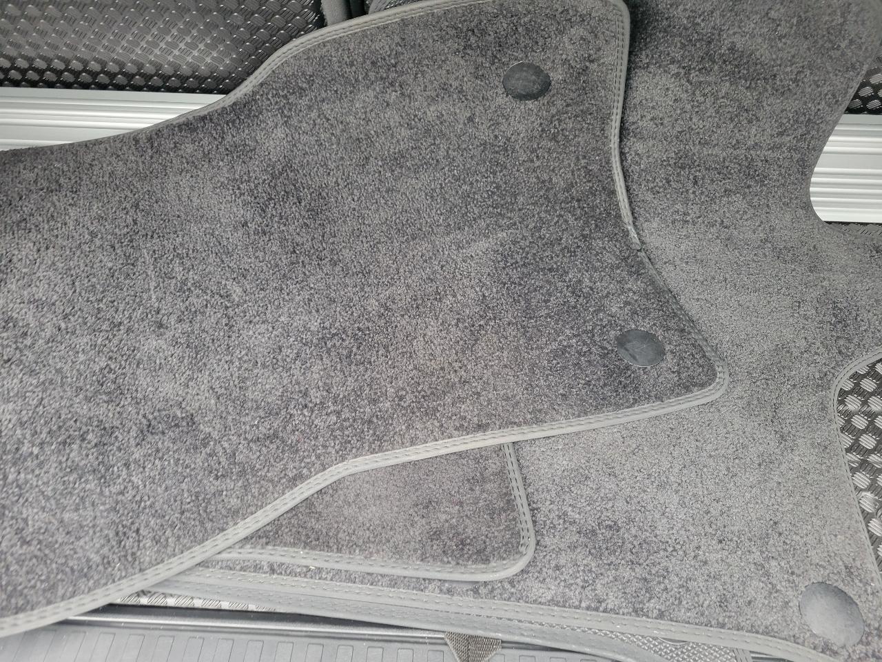 Land Rover Defender 90 S AWD 2023