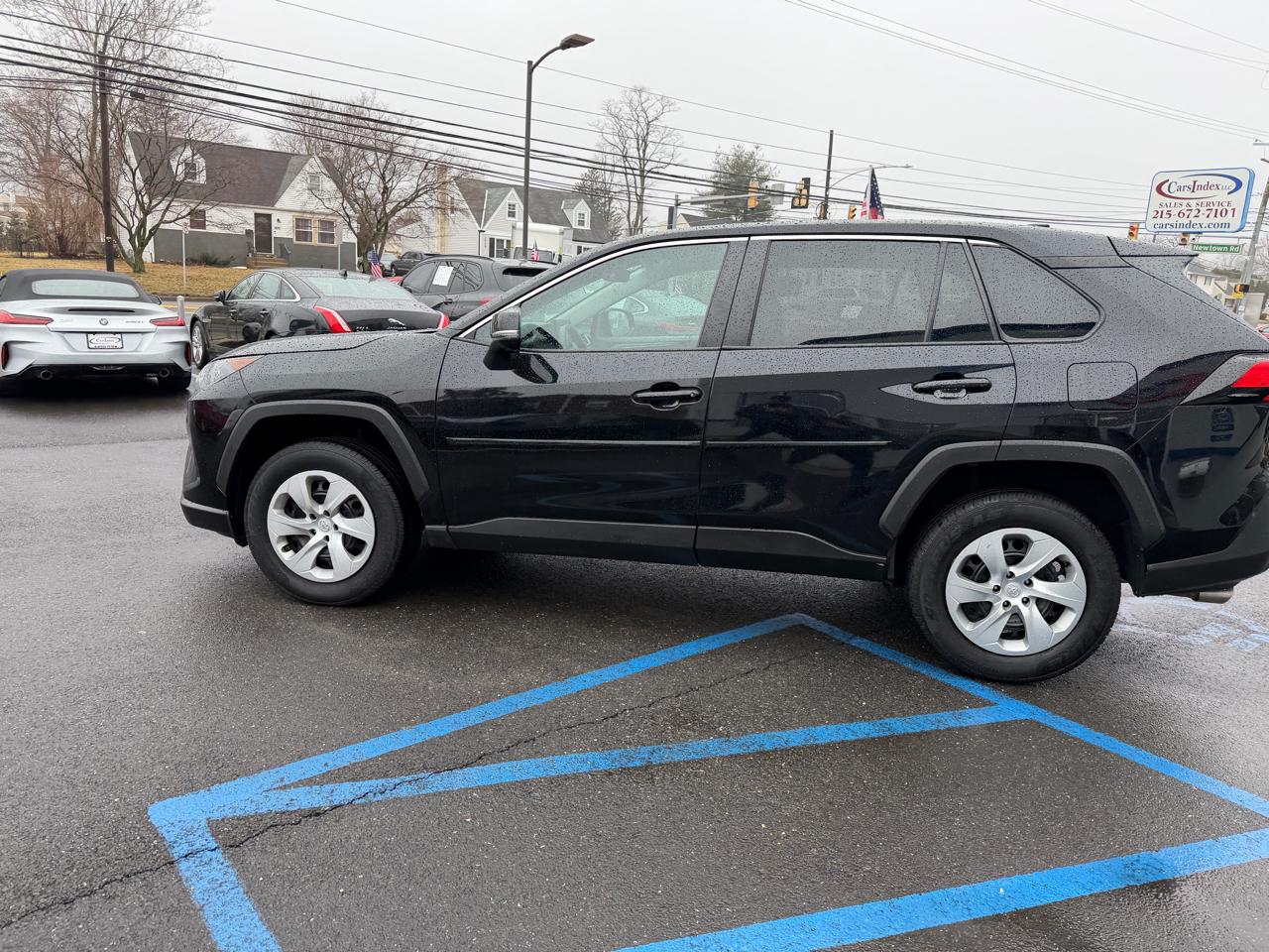 Toyota RAV4 LE AWD (Natl) 2022