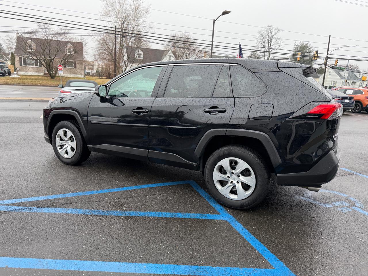 Toyota RAV4 LE AWD (Natl) 2022