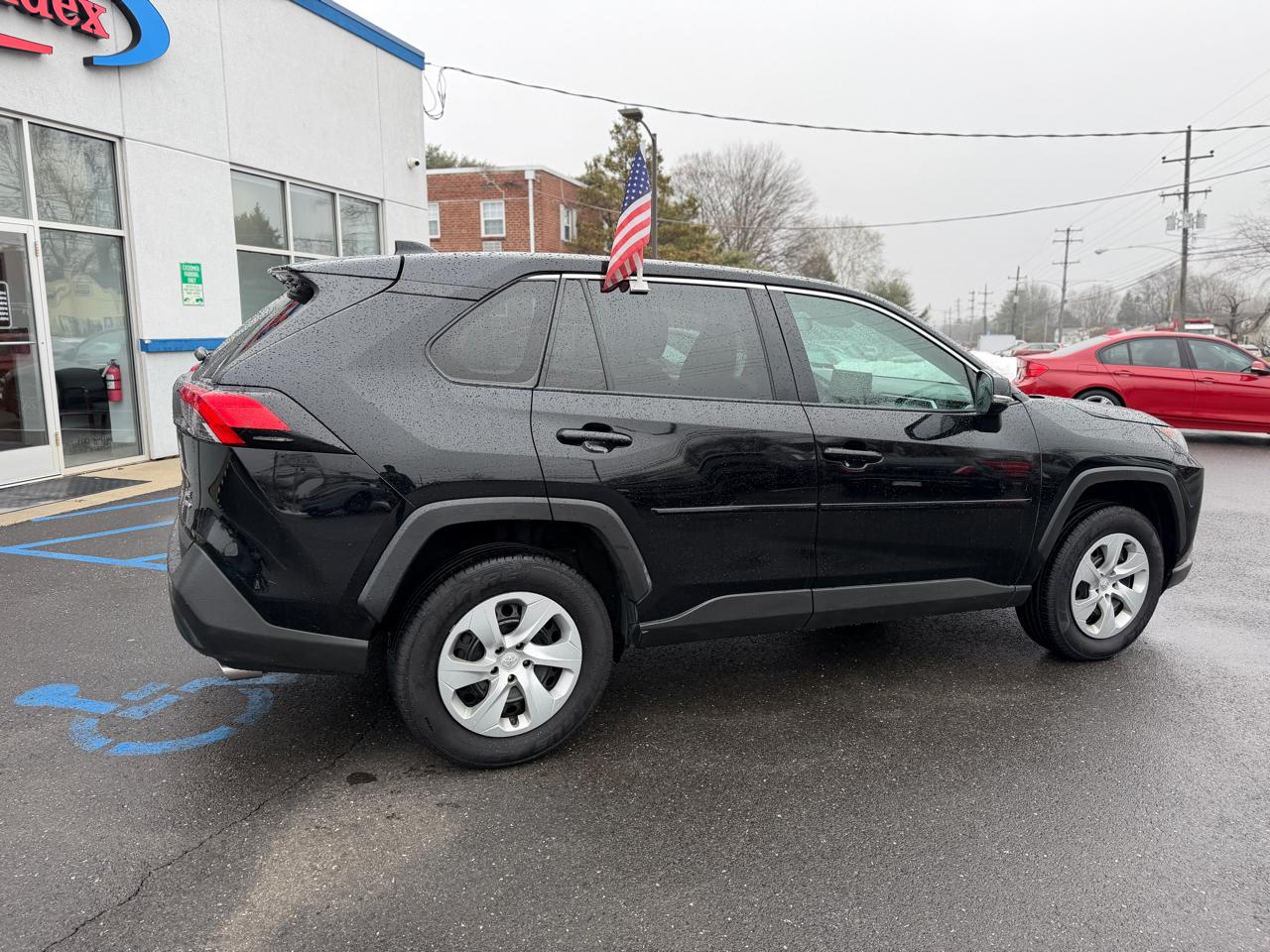 Toyota RAV4 LE AWD (Natl) 2022