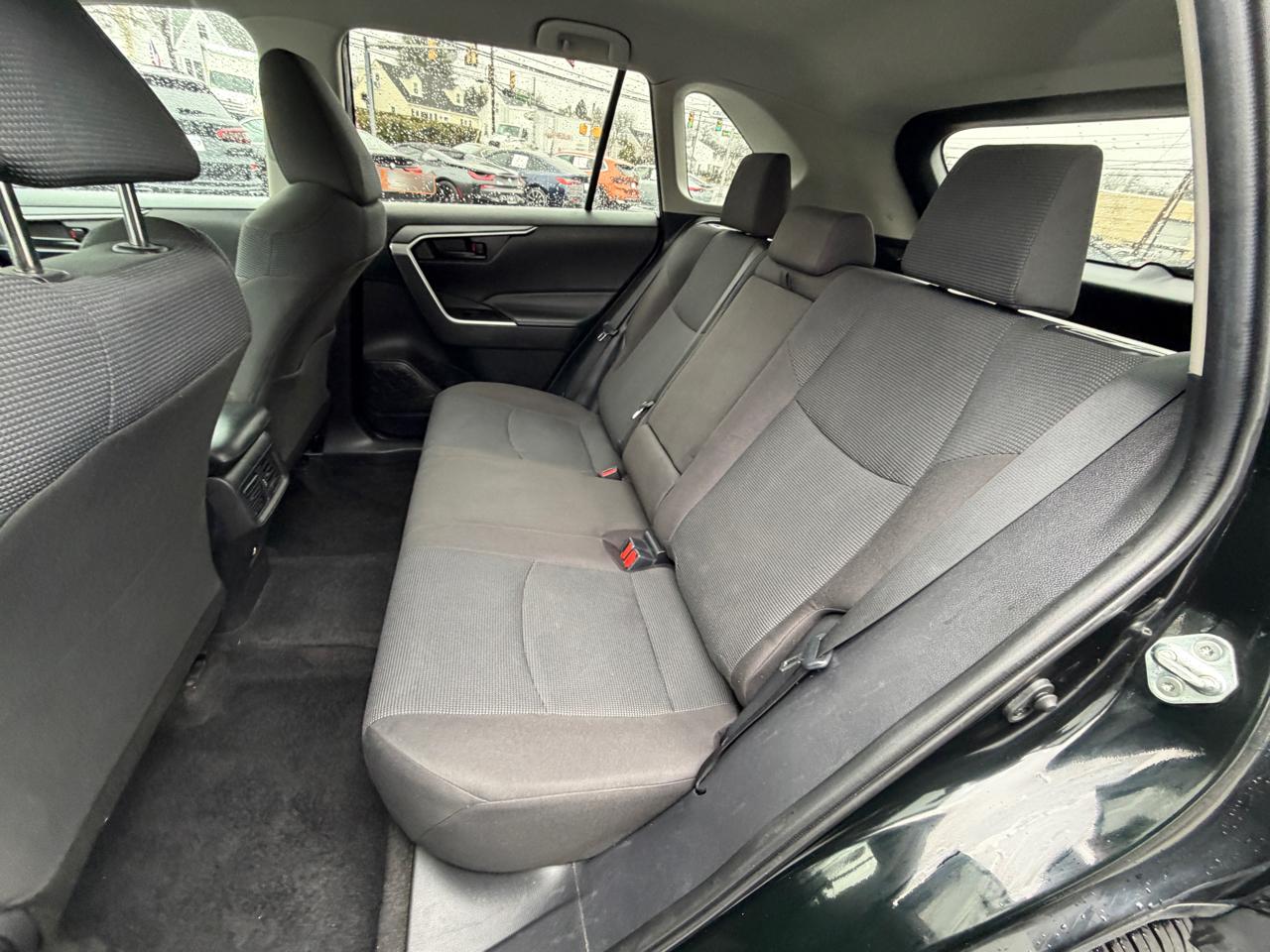 Toyota RAV4 LE AWD (Natl) 2022