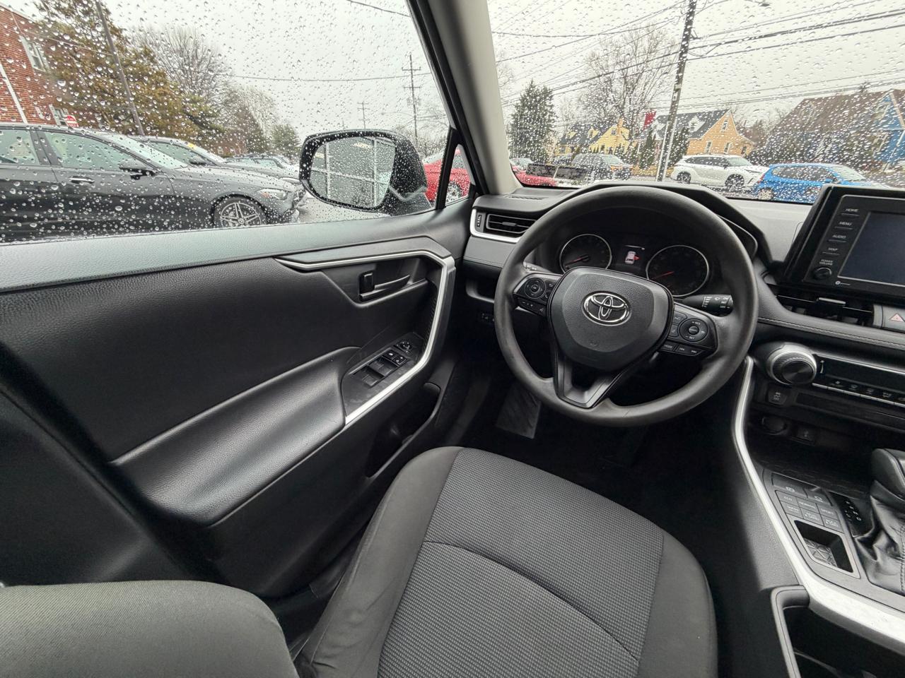 Toyota RAV4 LE AWD (Natl) 2022