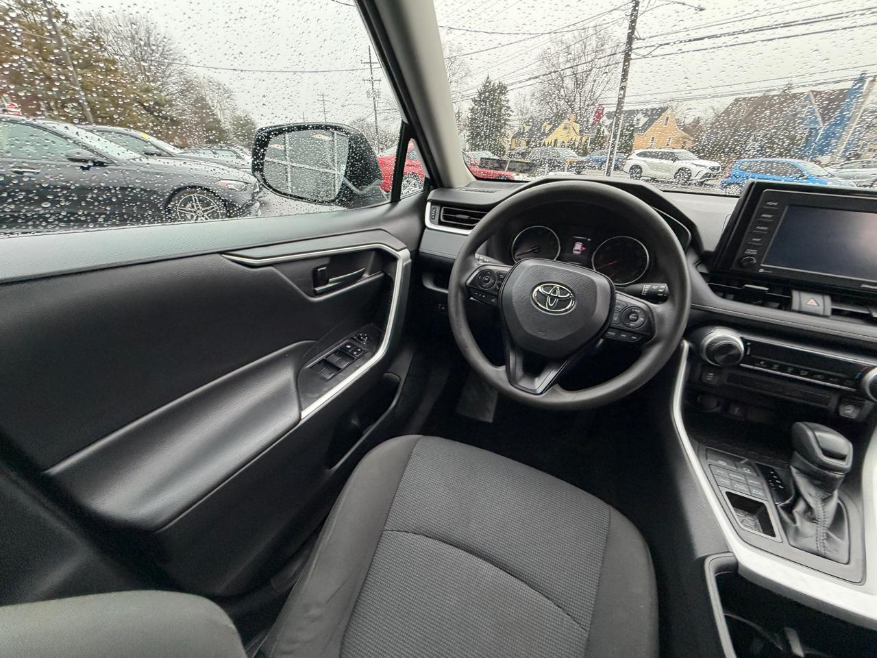 Toyota RAV4 LE AWD (Natl) 2022