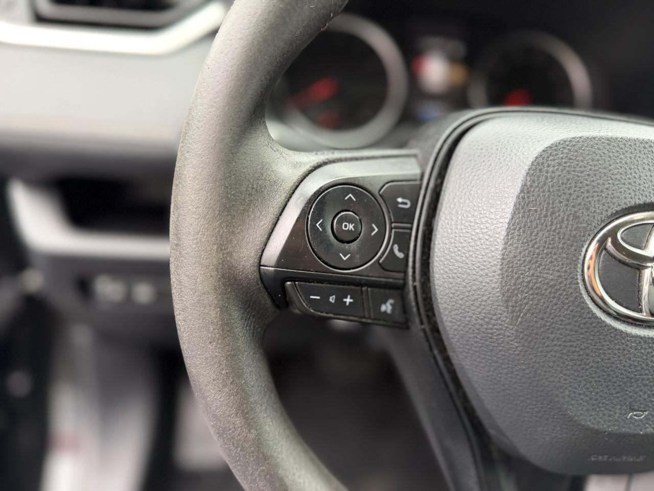 Toyota RAV4 LE AWD (Natl) 2022