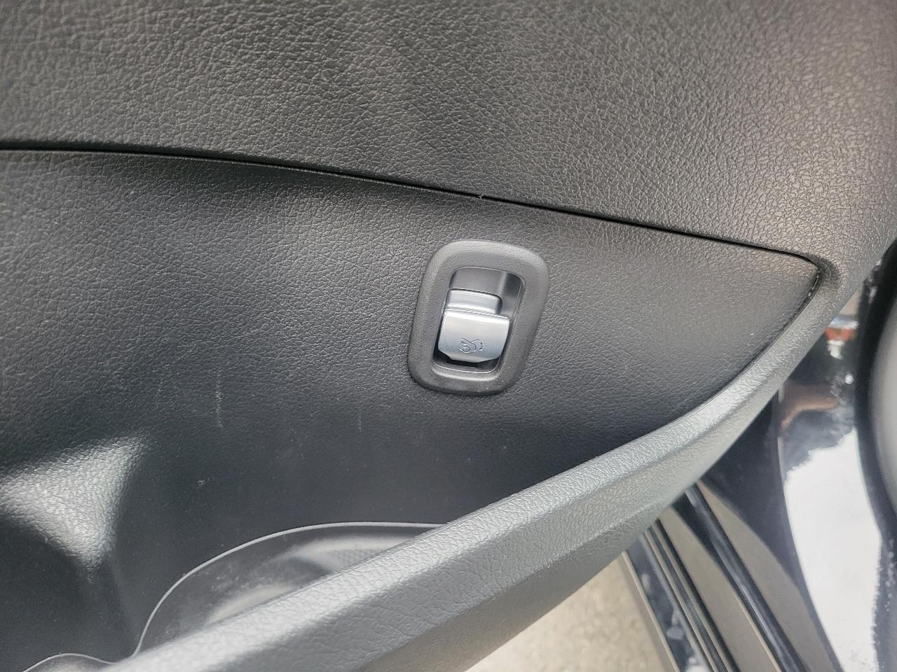 Mercedes-Benz C-Class C 300 4MATIC Sedan 2022