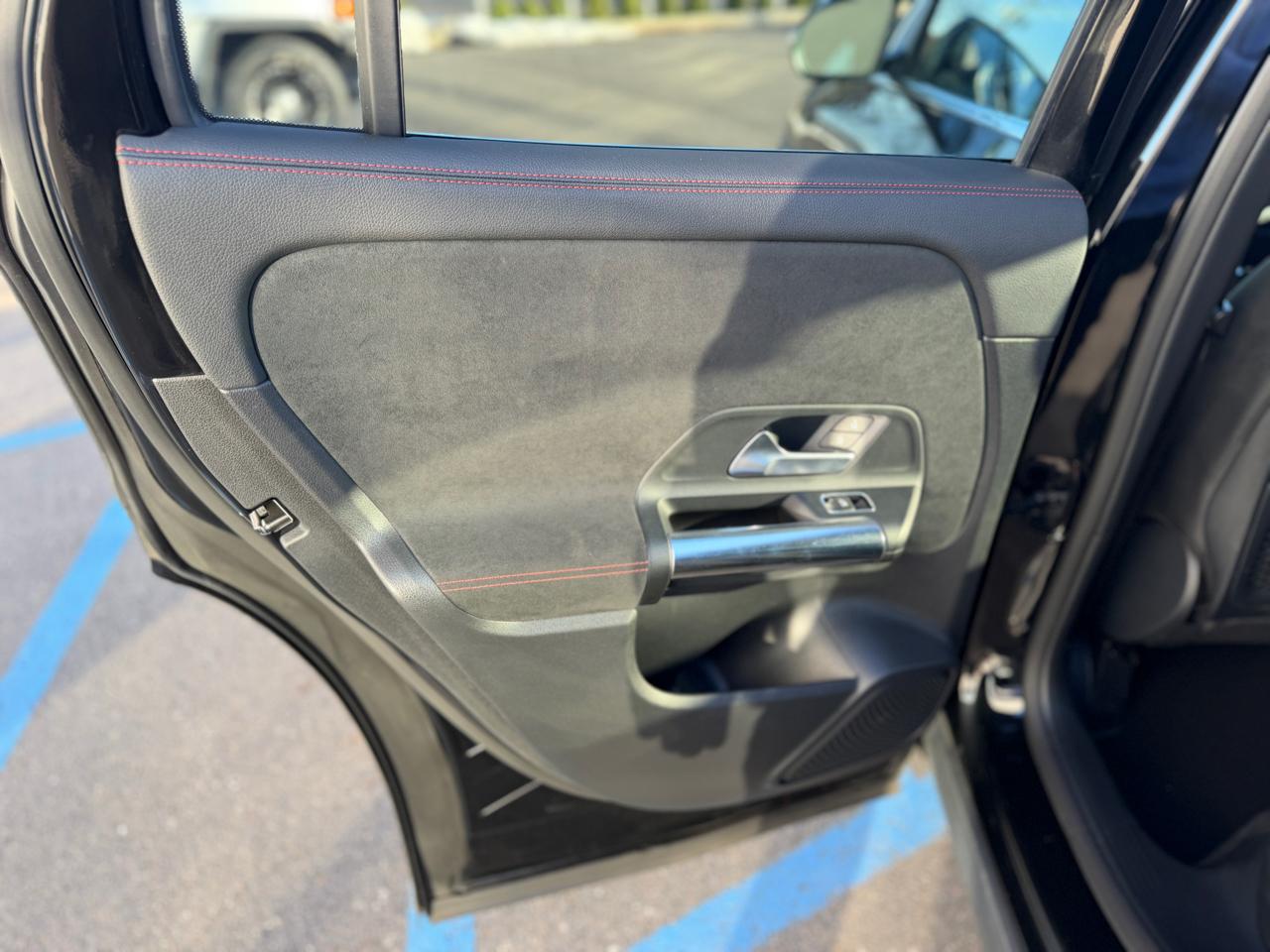 Mercedes-Benz GLA  2022