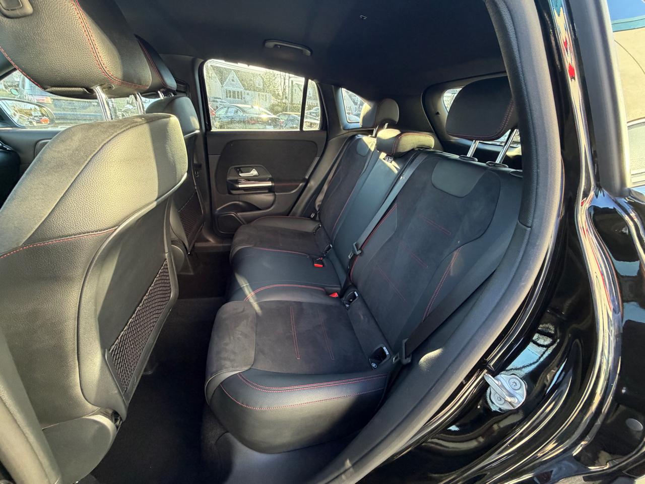 Mercedes-Benz GLA  2022