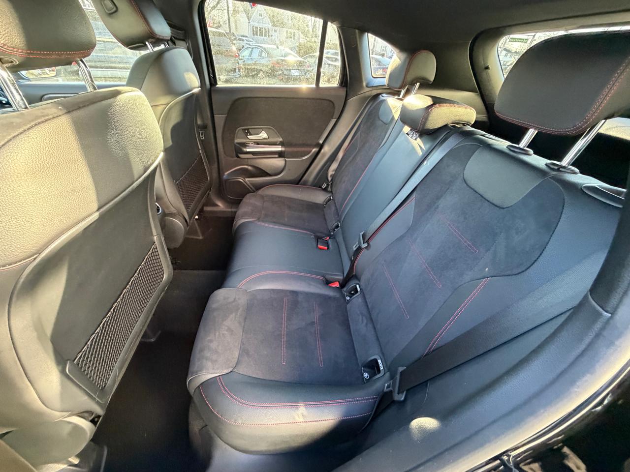 Mercedes-Benz GLA  2022