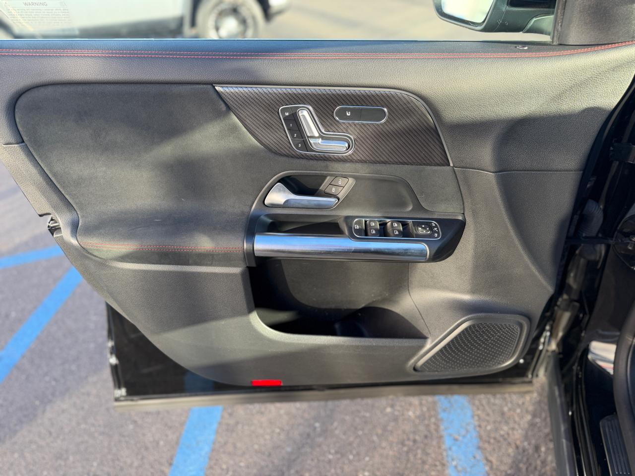 Mercedes-Benz GLA  2022