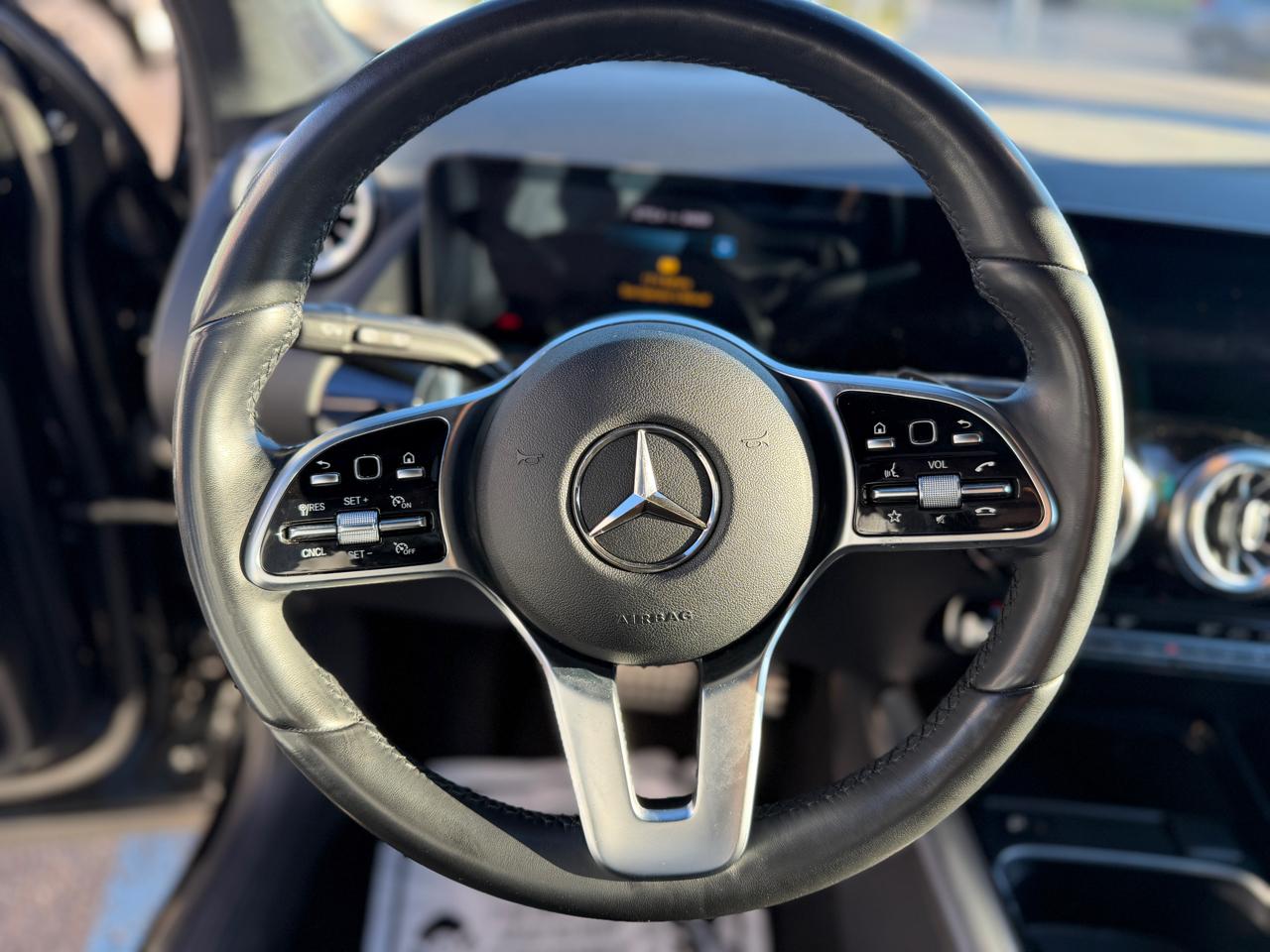Mercedes-Benz GLA  2022
