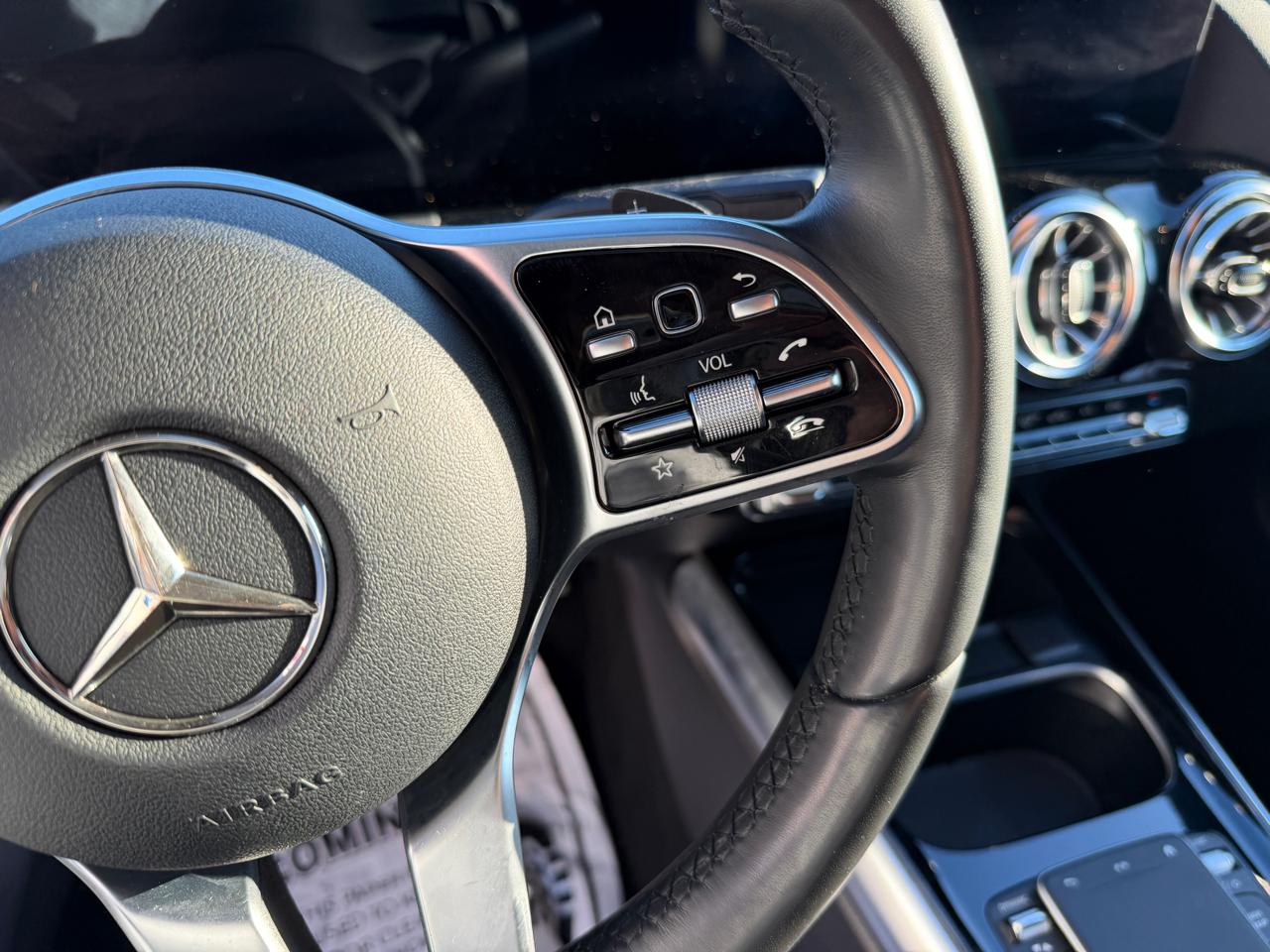 Mercedes-Benz GLA  2022