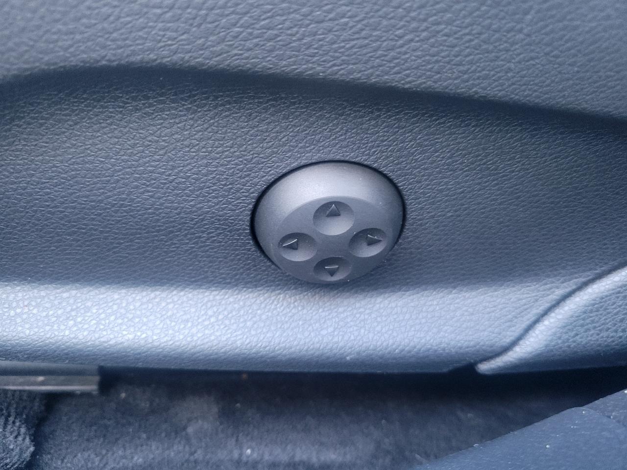 Mercedes-Benz C-Class 4dr Sdn C 300 Luxury 4MATIC 2016