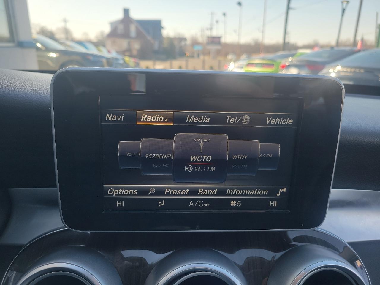 Mercedes-Benz C-Class 4dr Sdn C 300 Luxury 4MATIC 2016