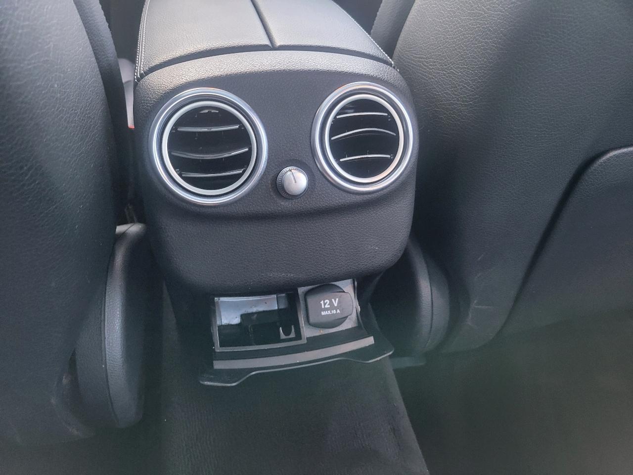 Mercedes-Benz C-Class 4dr Sdn C 300 Luxury 4MATIC 2016