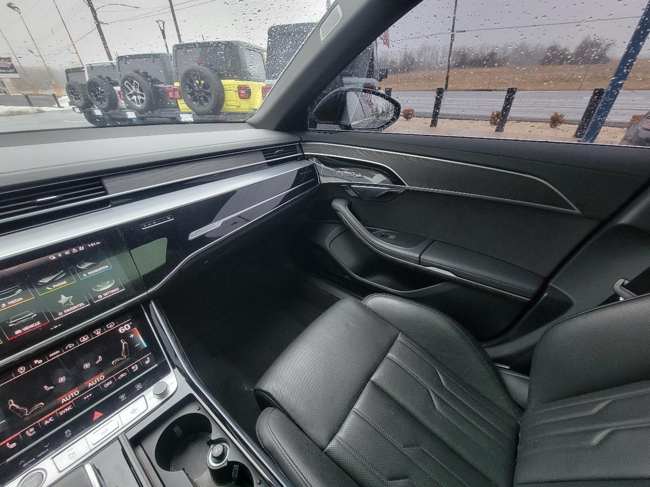 Audi A8 L 55 TFSI quattro 2023