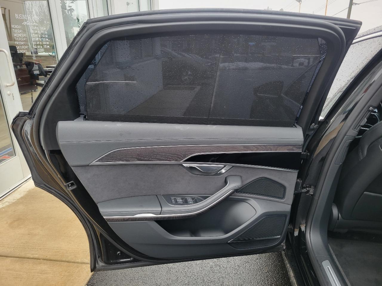 Audi A8 L 55 TFSI quattro 2023