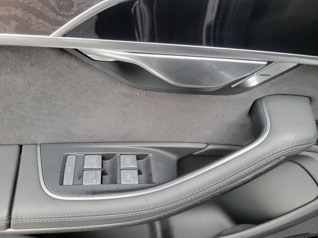 Audi A8 L 55 TFSI quattro 2023