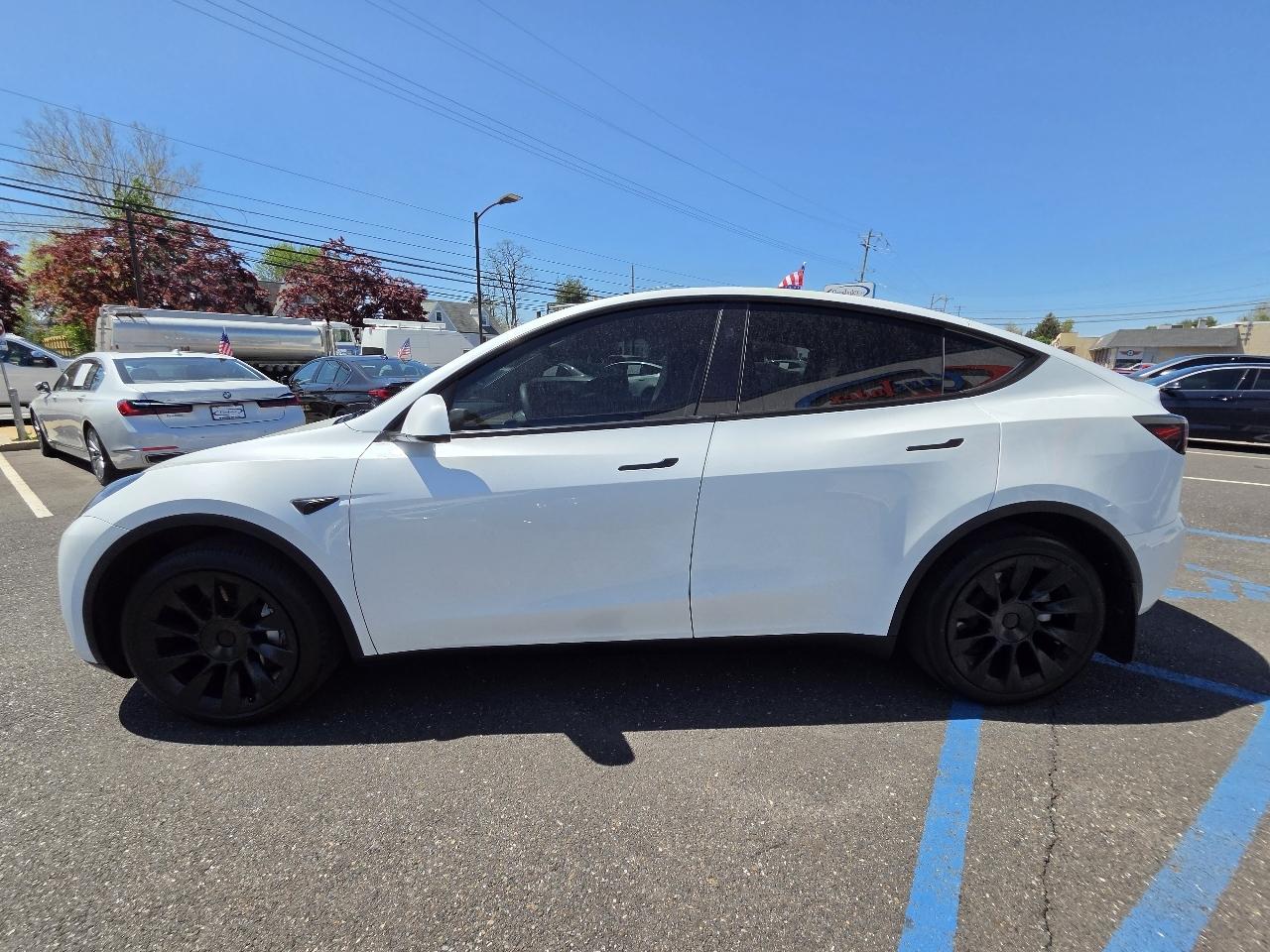 Tesla Model Y Long Range AWD 2024