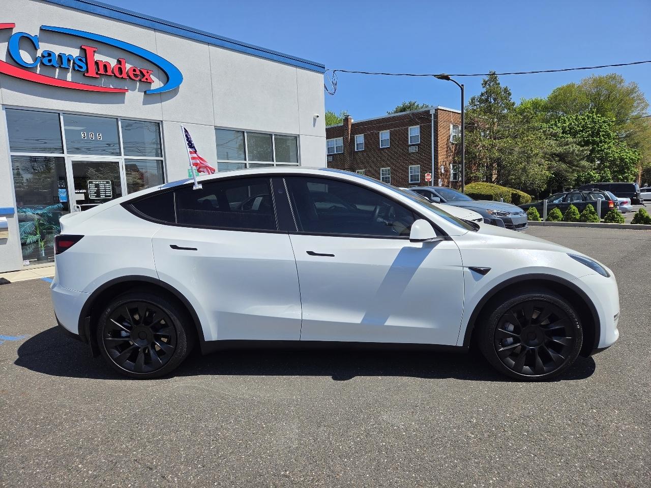 Tesla Model Y Long Range AWD 2024