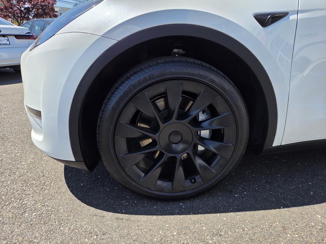 Tesla Model Y Long Range AWD 2024