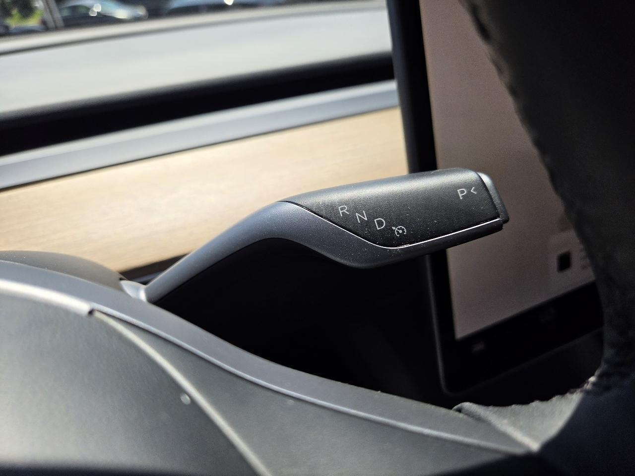 Tesla Model Y Long Range AWD 2024