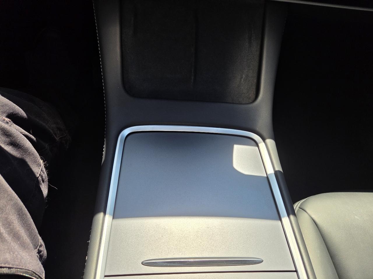 Tesla Model Y Long Range AWD 2024