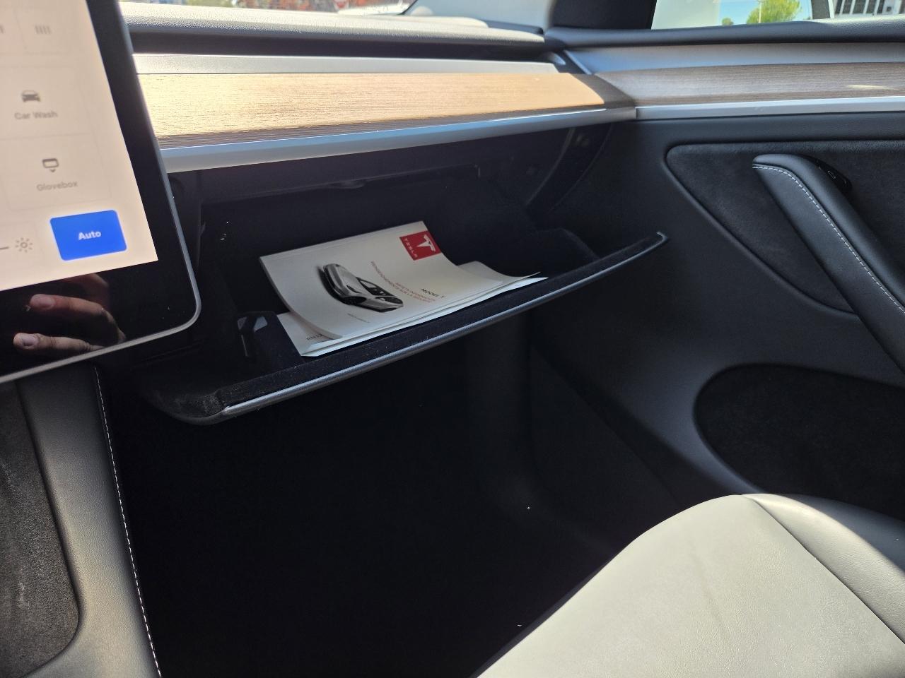 Tesla Model Y Long Range AWD 2024