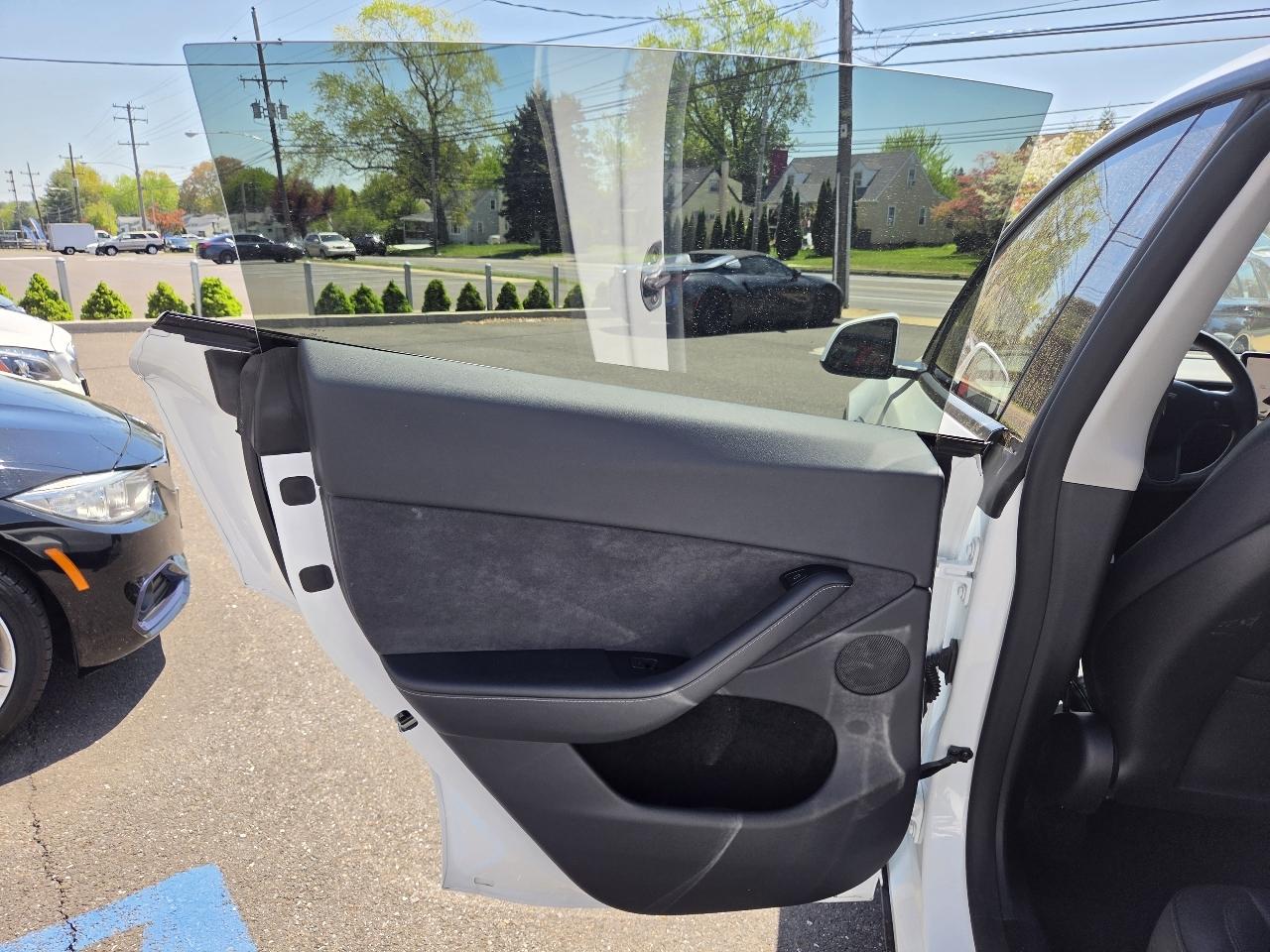Tesla Model Y Long Range AWD 2024