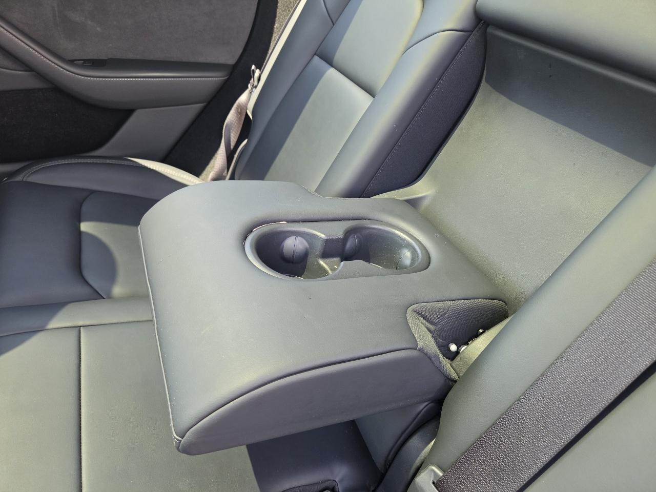 Tesla Model Y Long Range AWD 2024
