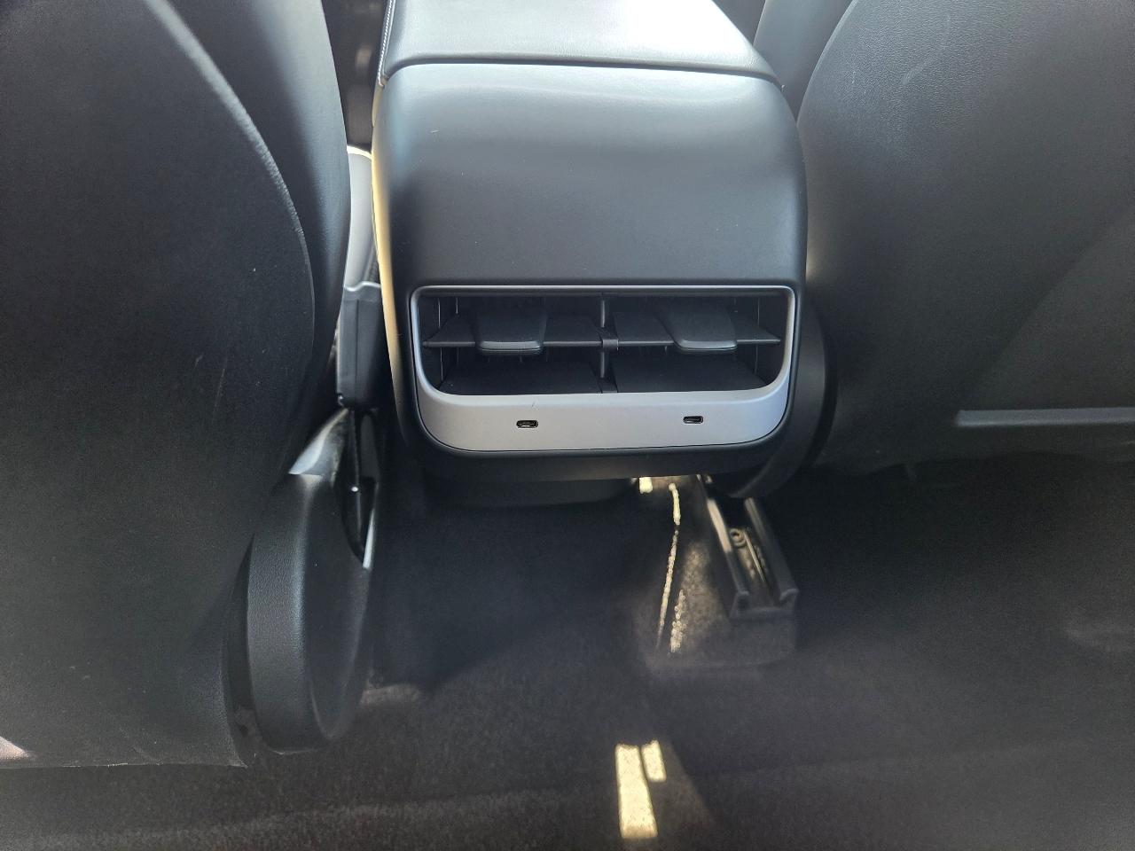 Tesla Model Y Long Range AWD 2024