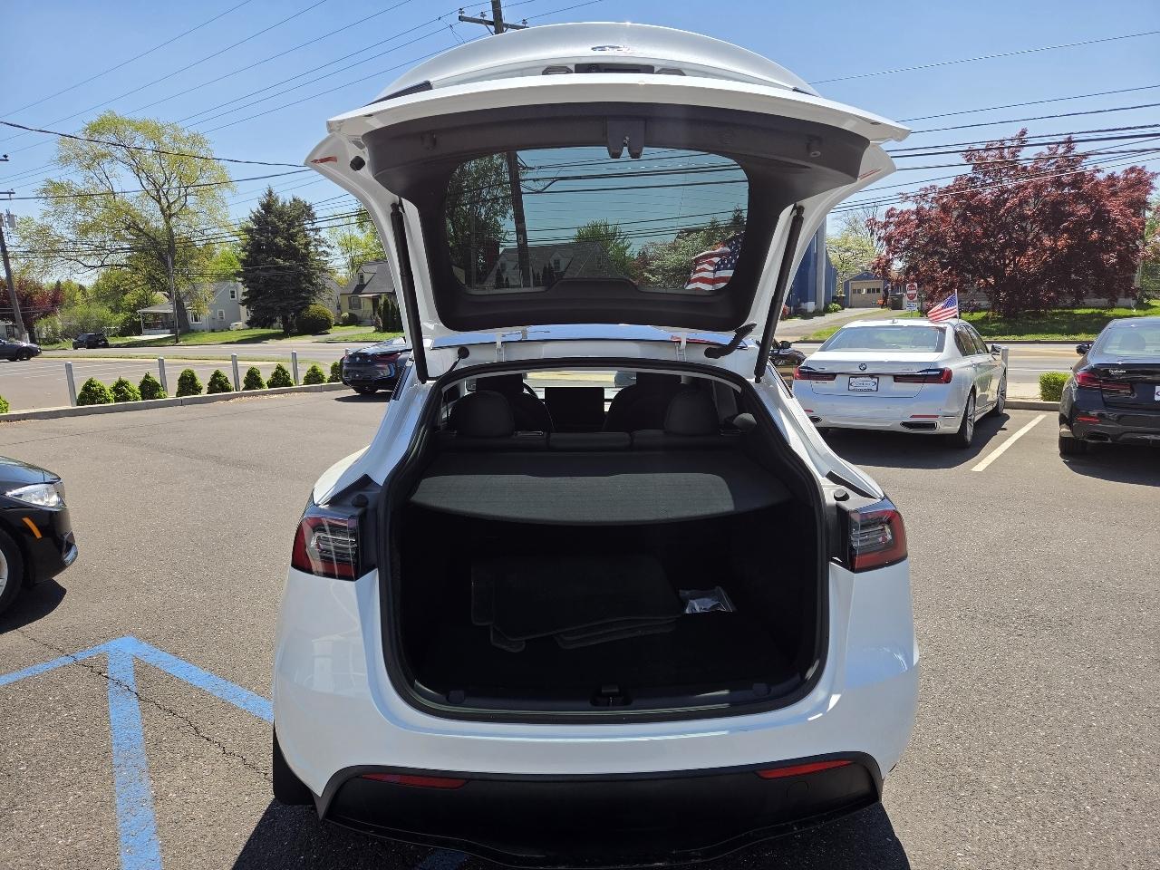 Tesla Model Y Long Range AWD 2024