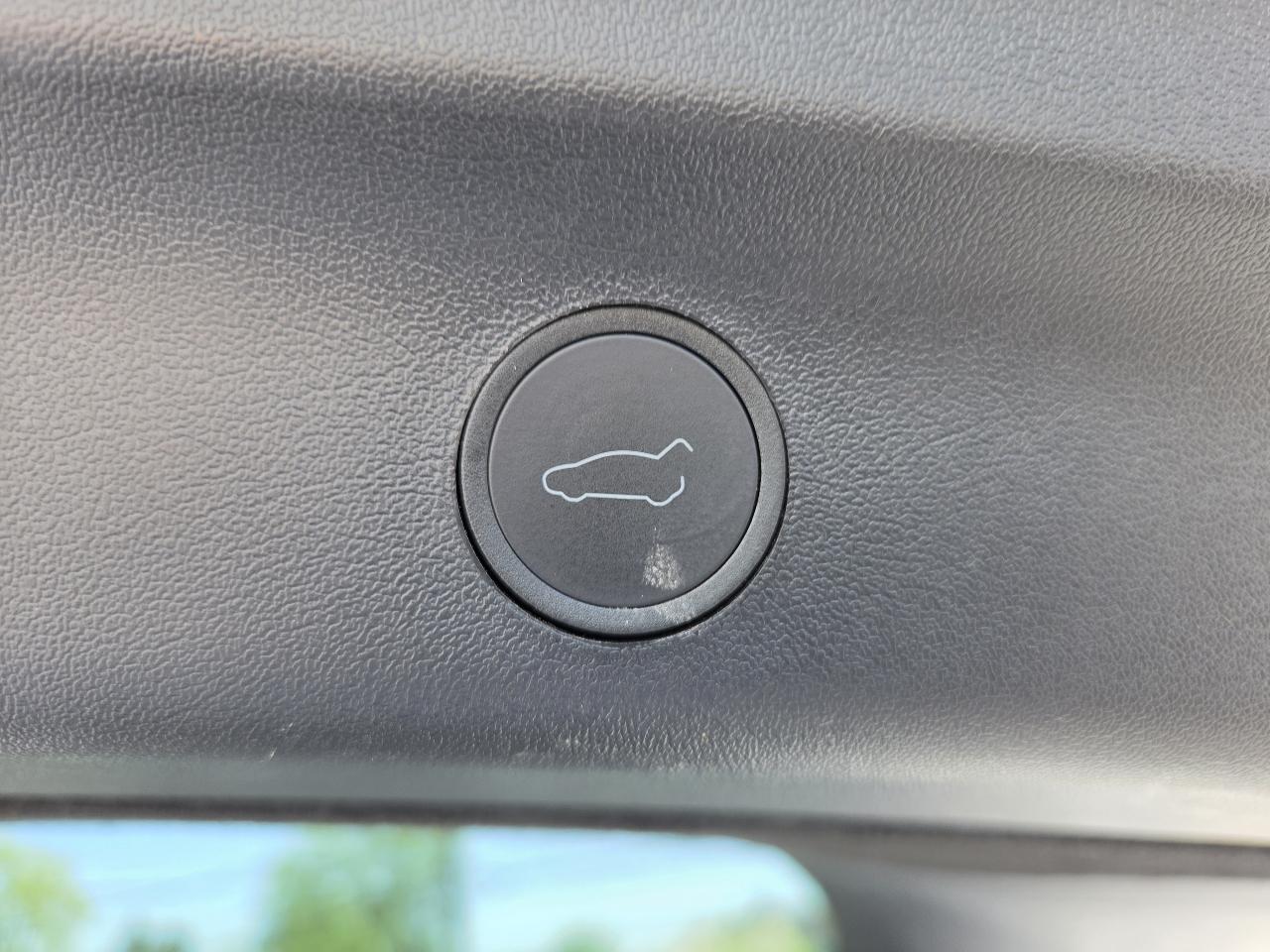 Tesla Model Y Long Range AWD 2024
