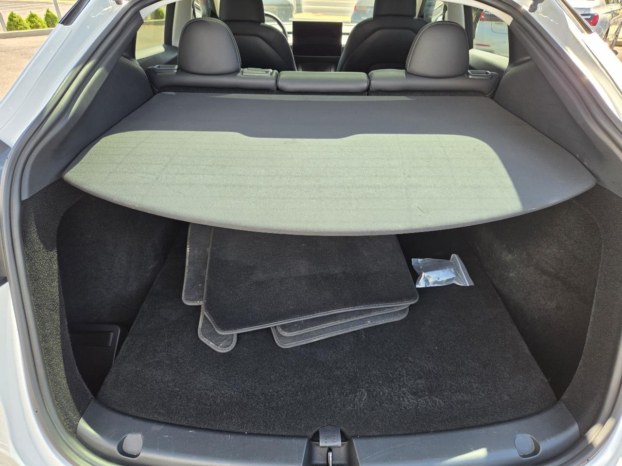Tesla Model Y Long Range AWD 2024