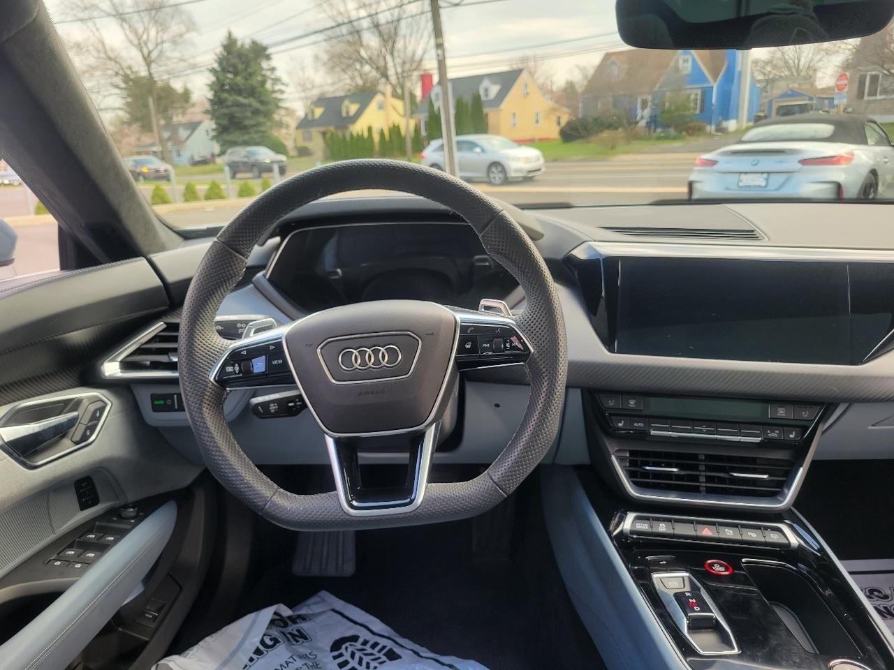 Audi e-tron GT Prestige quattro 2024