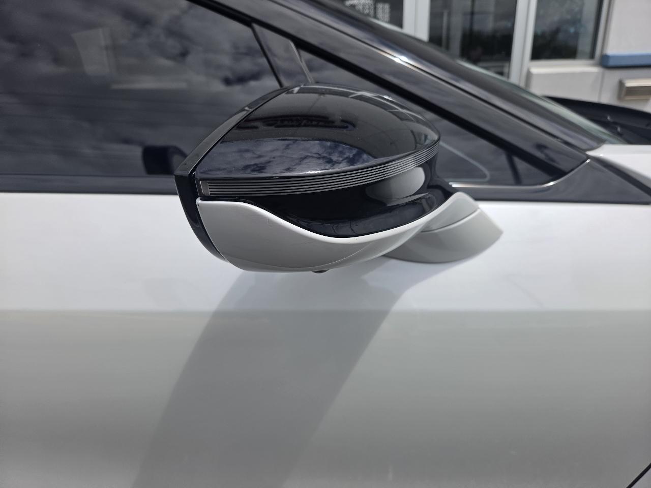 BMW i8 Roadster 2019
